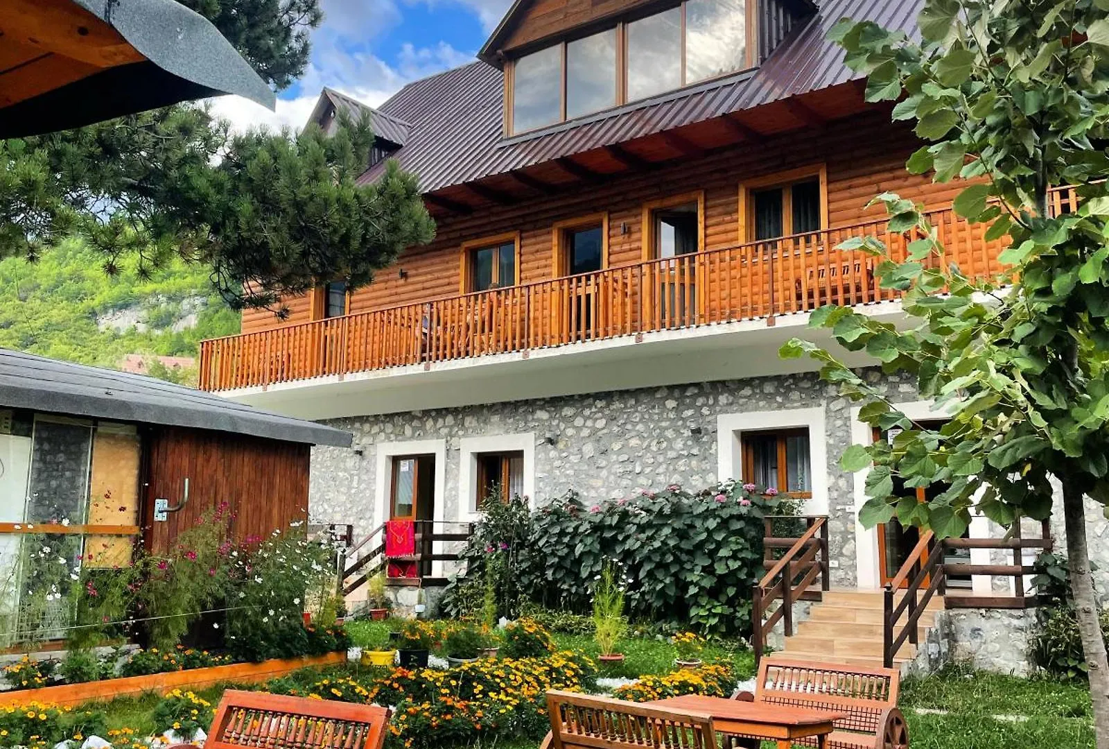 'Gurra Family' Guesthouse Theth Guest house