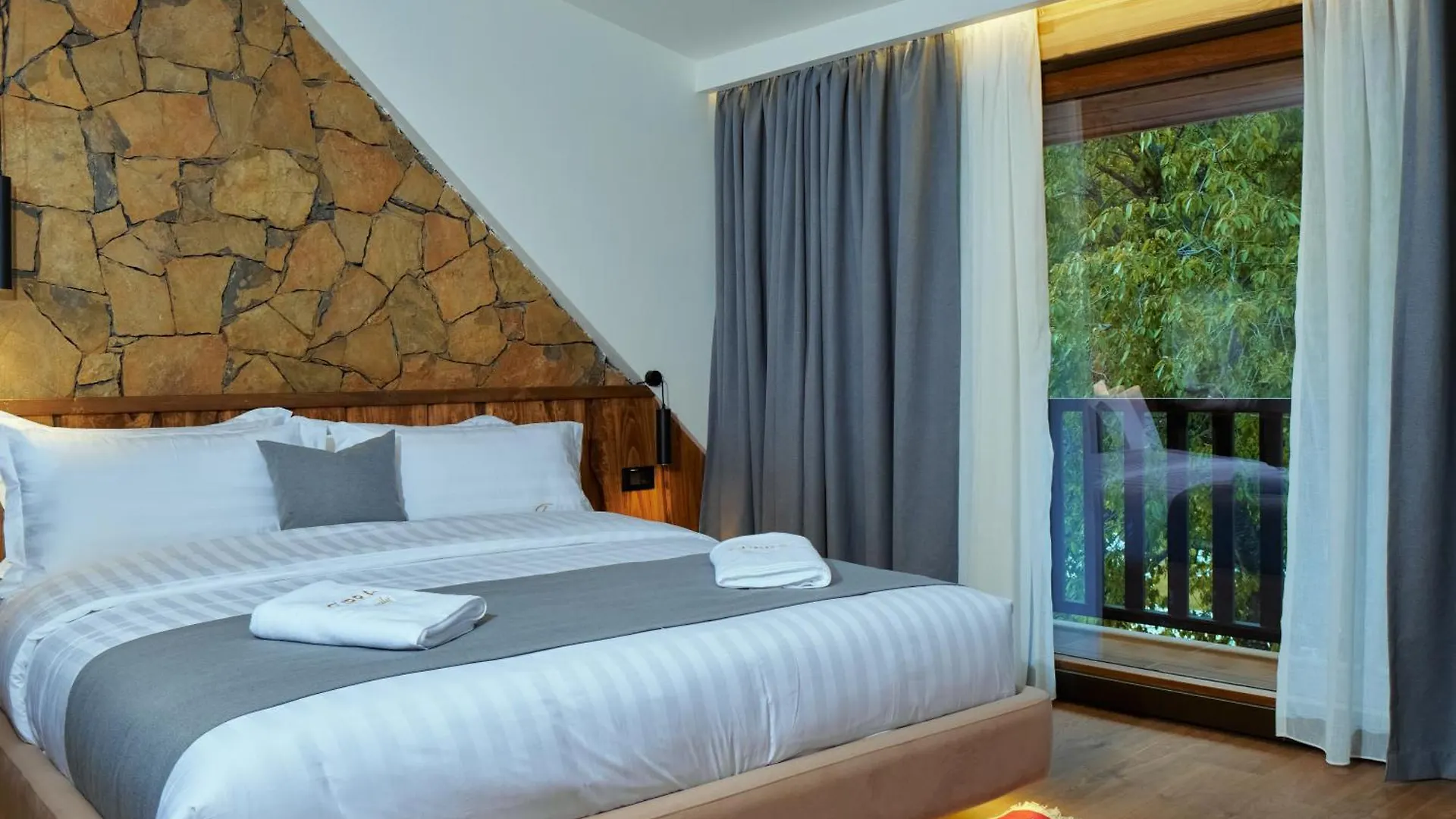 'Gurra Family' Guesthouse Theth 0*,  Albania