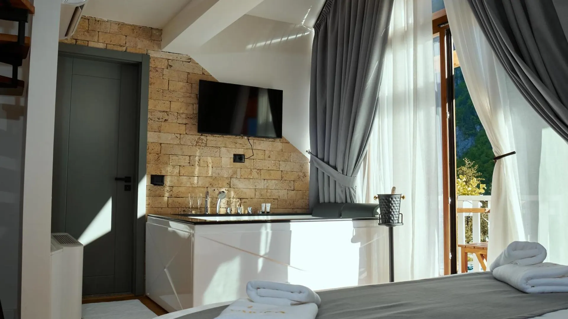 'Gurra Family' Guesthouse Theth Albania